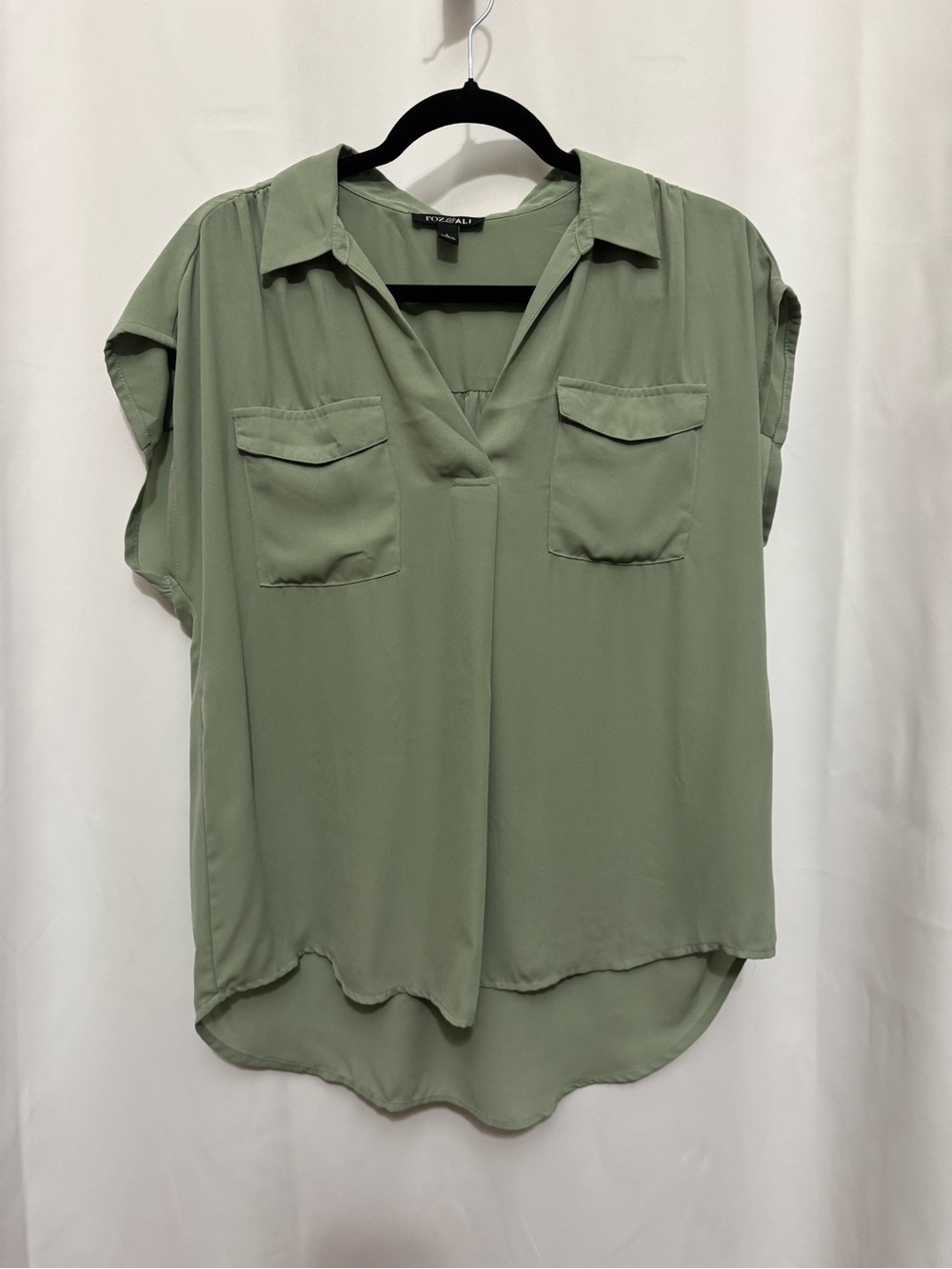 Roz & Ali Olive Green Short Sleeve V-Neck Blouse